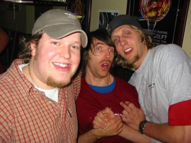 Undanfari flensueinkenna er yfirleitt stíft partístand 24 tímum fyrir leik.